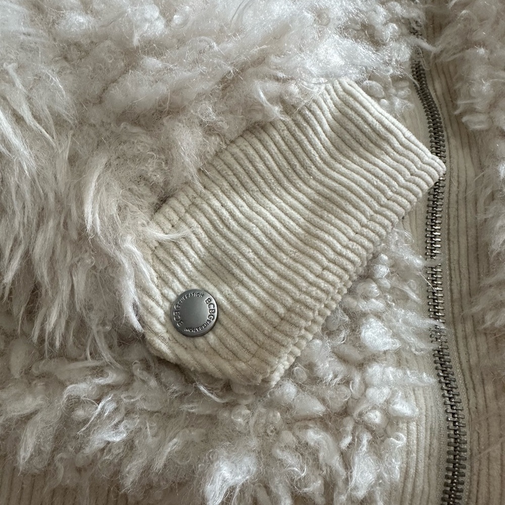 BCBGeneration Zip Front Fuzzy Faux Fur Jacket in Cream Size Medium Fully Lined - Picture 5 of 8